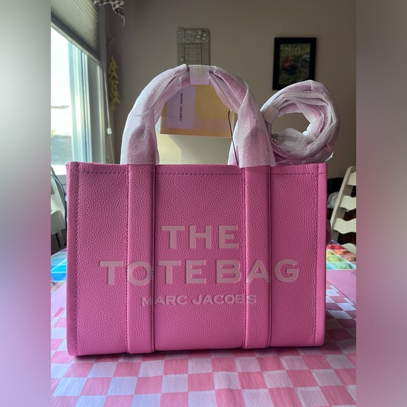 🌸 MARC JACOBS THE LEATHER MEDIUM TOTE BAG 🌸 NWT 🌸 - Picture 15 of 16